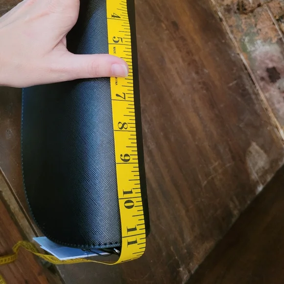 NWT black purse with shoulder strap - Picture 7 of 9